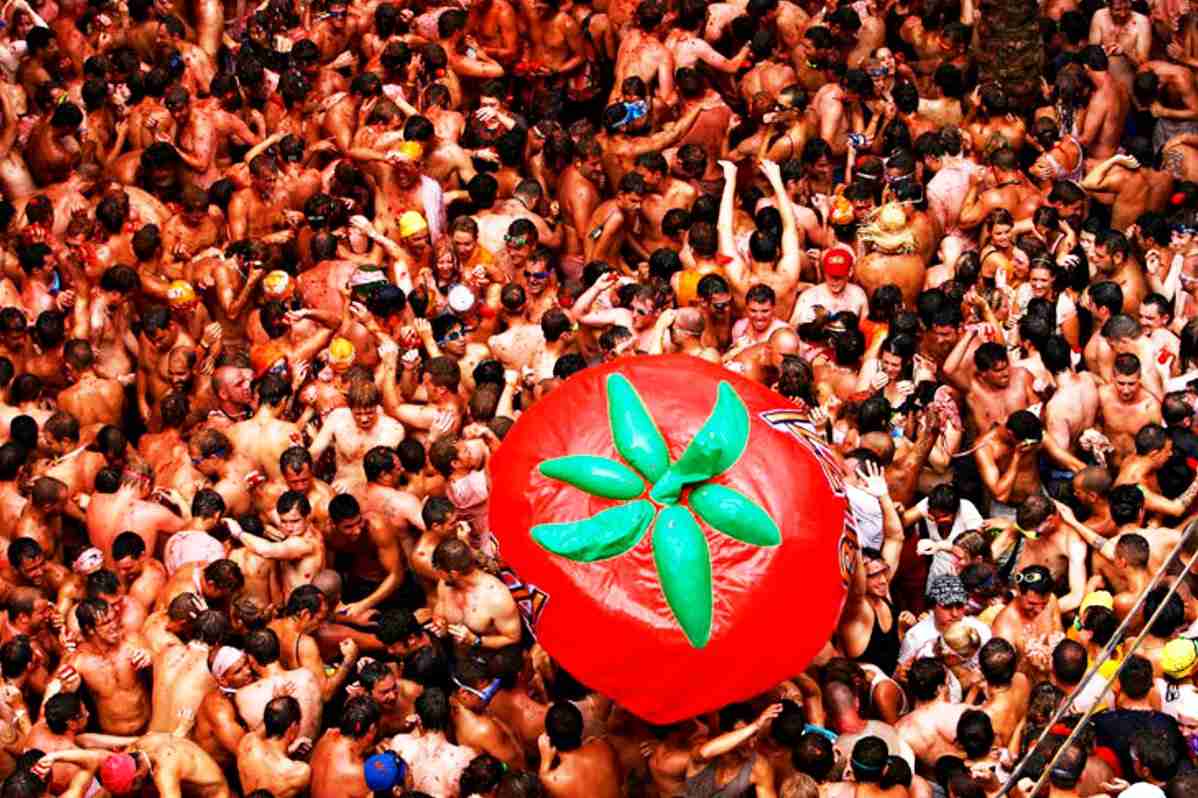 Фестиваль томатов в Испании