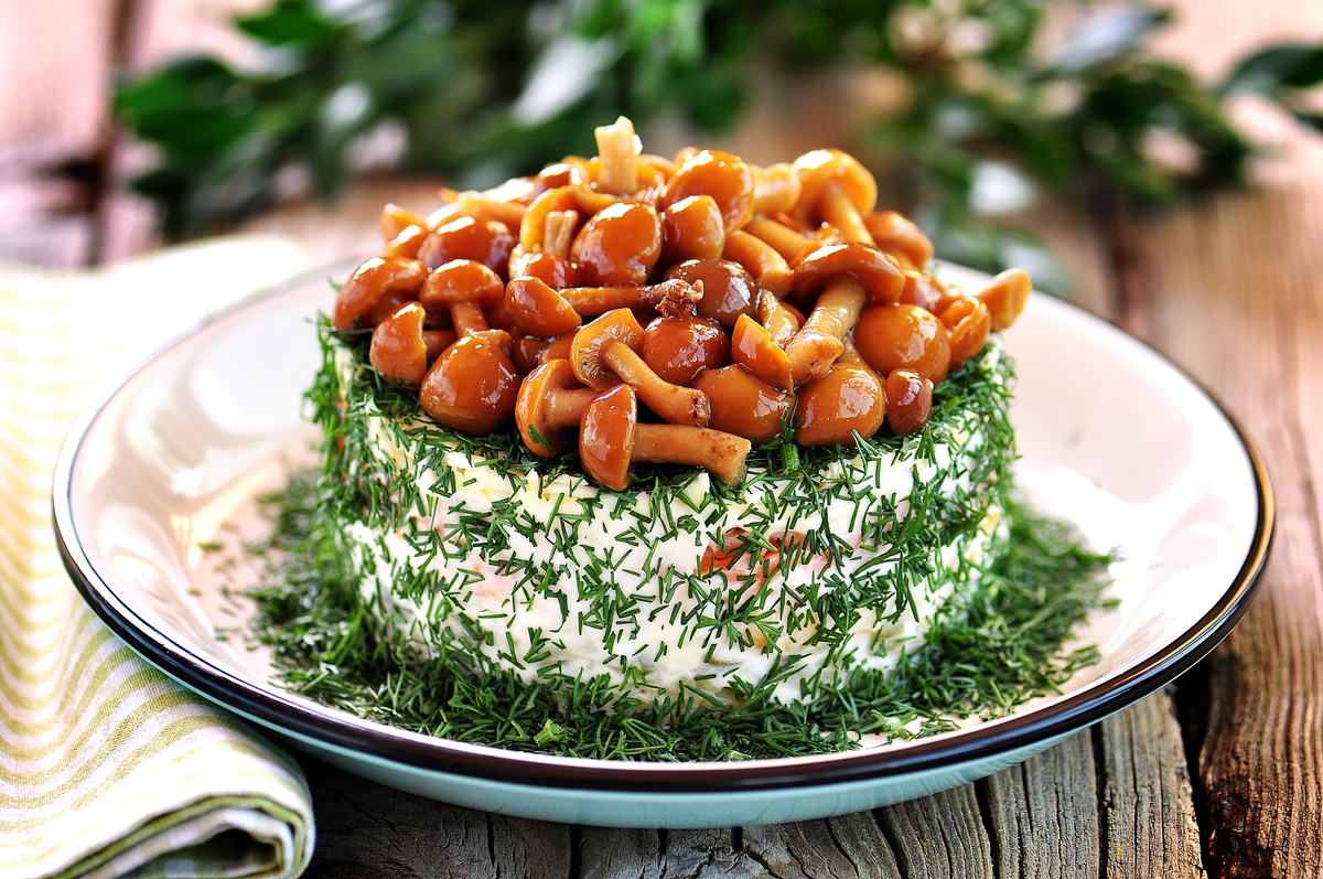 салат с грибами рецепт классический