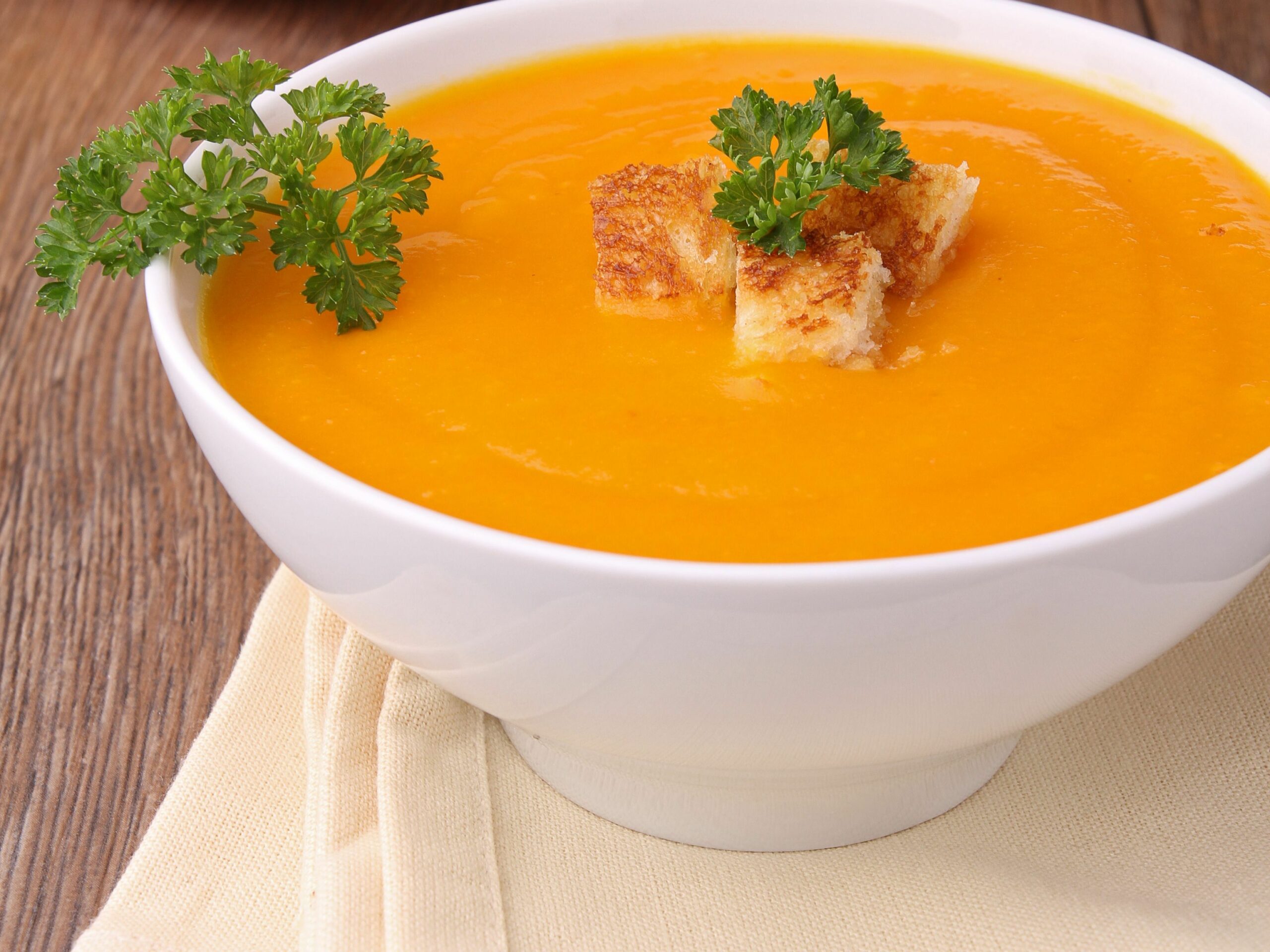 Суп с морковью и сельдереем