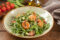 Салат из рукколы: руккола с креветками и авокадо
