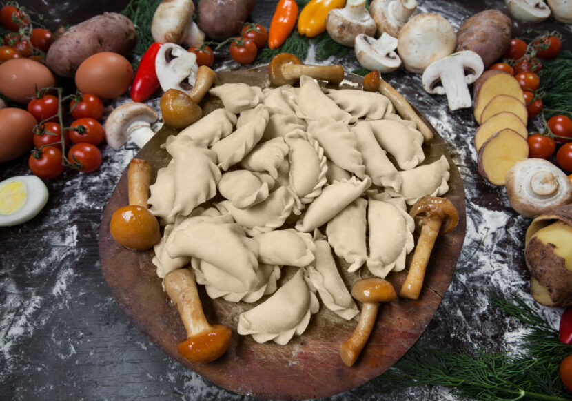Пельмени с грибами и картошкой